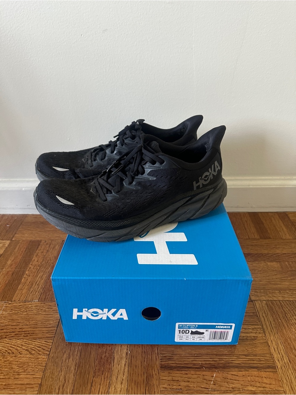 Hoka Clifton 8 Men's All-Black Cushioned Running Shoes